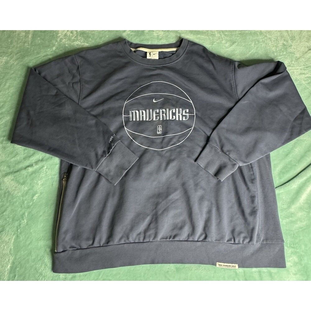 Dallas Mavericks Nike Dri Fit XXL Long Sleeve Nike Standard Issue Sweatshirt